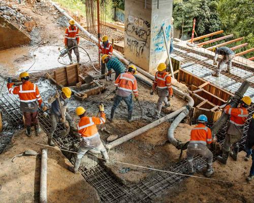 Con el vaciado de pilas, vigas y losas de concreto se cumple otro hito importante en la reconstrucción de la Biblioteca España