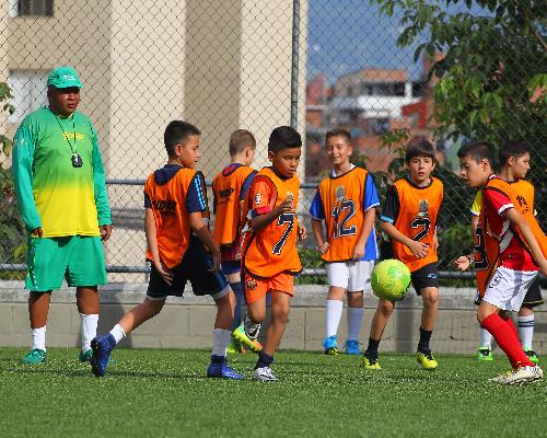 Las Escuelas Populares del Deporte ofrecen, en toda la ciudad, alternativa para nuestros niños y jóvenes en 42 disciplinas deportivas. 